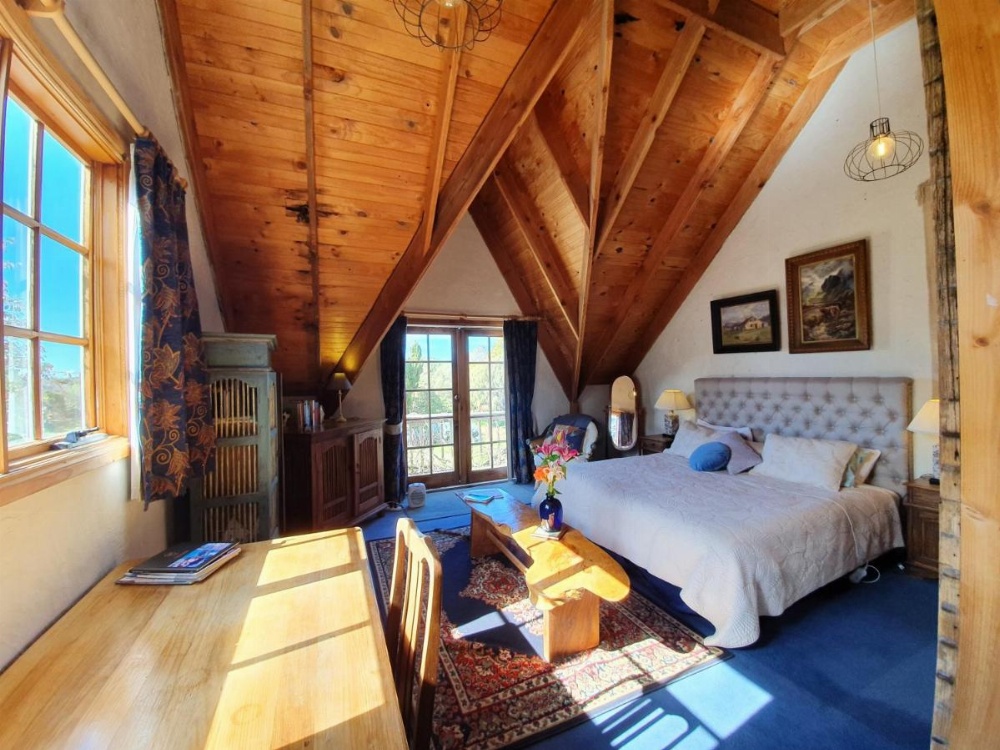 Room image 3
